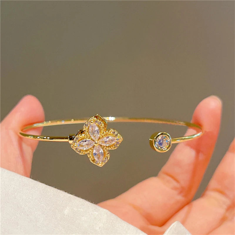 Rotable Zircon Four Leaf Grass Copper Open Bracelets